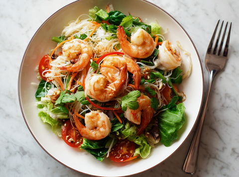 Thailändische Nudeln & Garnelensalat
