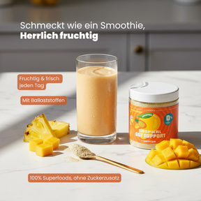 Tropical · Ballaststoffreich – Tropical Smoothie-Glas neben dem Tropical Topf, Mango und Ananas